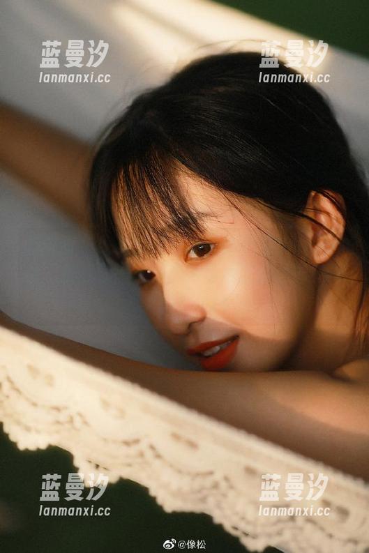 微密圈 - 绝美狠货合集：陈妮妮UNI的作品，挑战你的审美极限与心灵触动的完美之旅！.txt