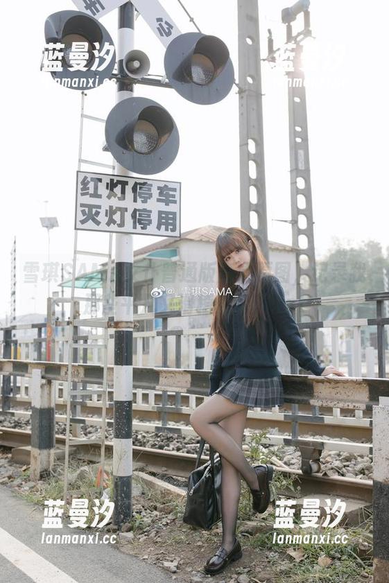 雪琪SAMA女仆普通版高清原图，记录我那些平凡又滑稽的瞬间.txt