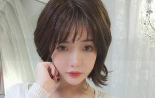 雯妹不讲道理的自拍豹纹无圣光图包，一场关于魅力与自信的视觉盛宴.txt