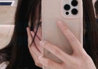 青水百合子黑色摄影作品集：精选镜头下的独特风情与情感.txt