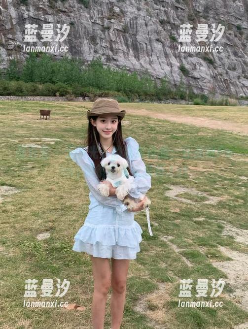 青豆客 - 无圣光下的真实自我：汪佩妮Penny眼镜图集全解析.txt