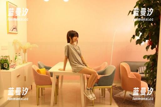 青豆客 - 纵情海滩的时光：绮里嘉Ula泳装写真完美合集分享给你.txt