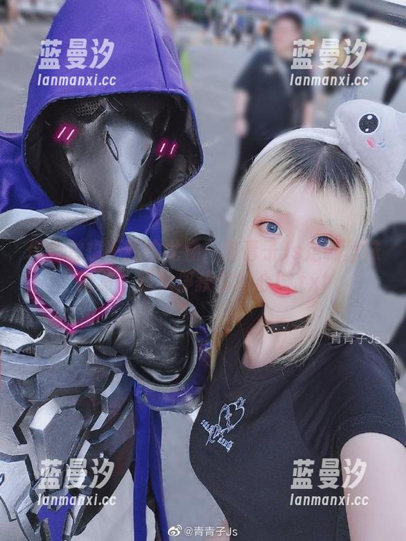 你绝对想不到的尤物：青青子Js定制丝袜图集，轻松俘获你的心！.txt