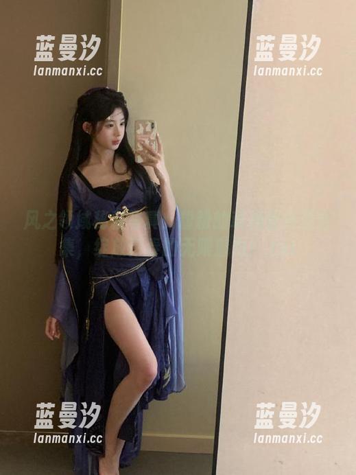 风之领域秘藏写真：粉粉的草梅酱资源合集，绽放青春的无限魅力！.txt