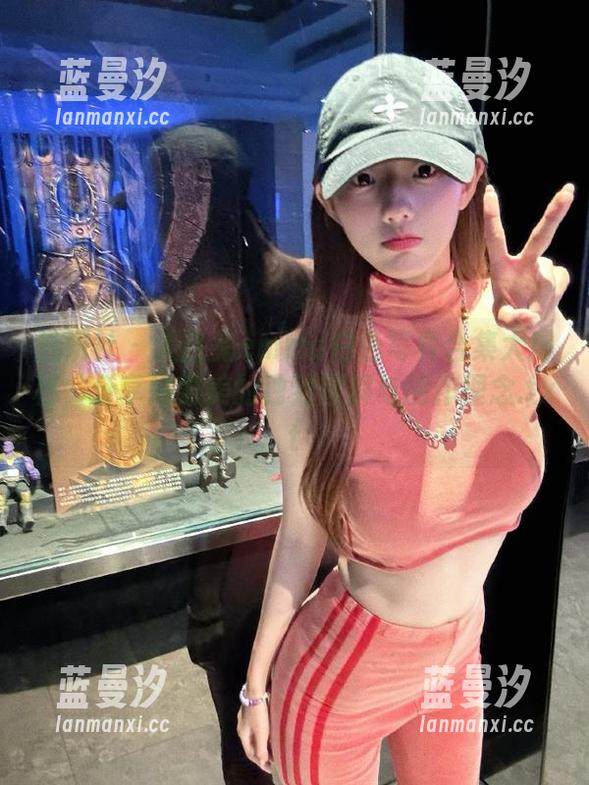 魅妍社 - 大白兔emma白色写真合集大揭秘，分享她对美的独到理解与创作理念.txt