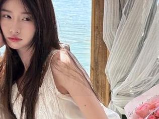 魅妍社 – 妤薇Vivian女仆套图分享：女仆也有春天，看看她如何用魅力征服这片天地！.txt