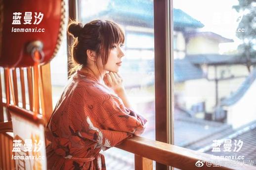 鹿野希的丝袜写真之旅：原图展现她的独特个性.txt