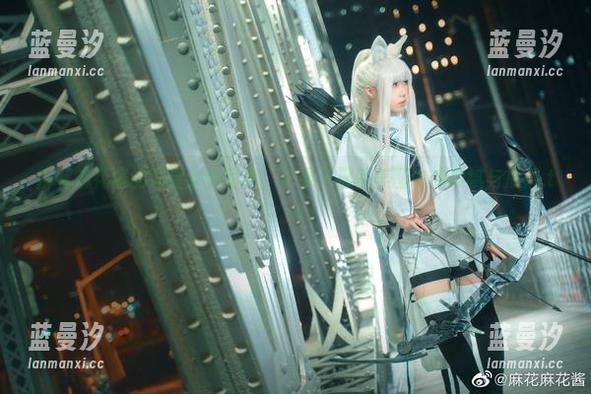 麻花麻花酱的汤屋女仆写真，记录下那些美图中的细腻与质感.txt