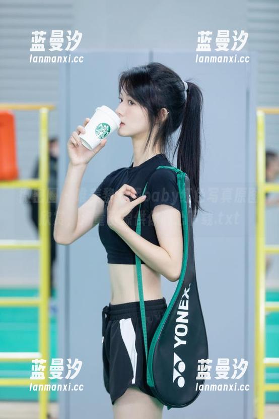 微密圈 - 唯美黎允熙baby红色写真原图欣赏，海量资源供你随心下载.txt