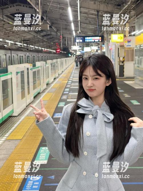 最新黑猫猫ovo客厅艺术写真，极具创意与美感的精美图片等你来探索！.txt